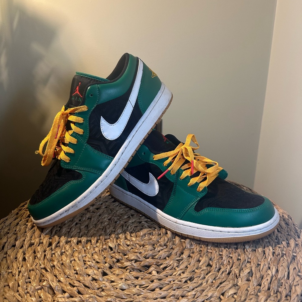 Jordan 1 Low SE Multicolor Mens 10 Great Condition No Box